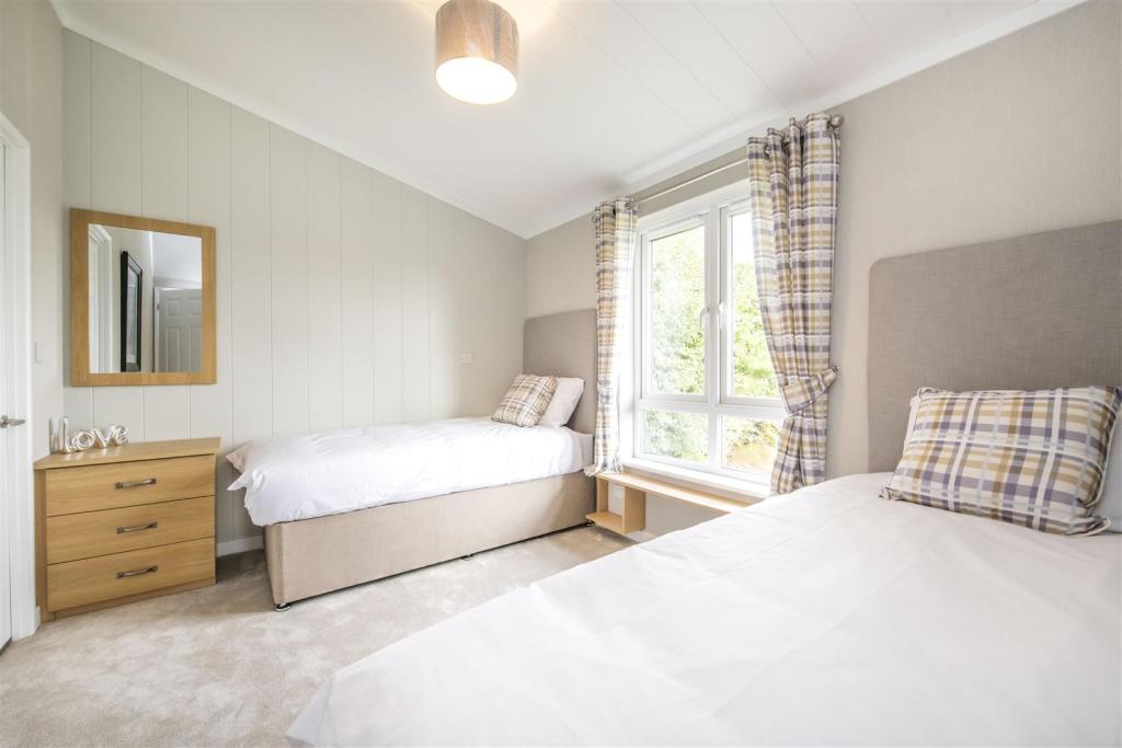 2 bedroom property for sale in Prices From £200,000 Medbourne Edge