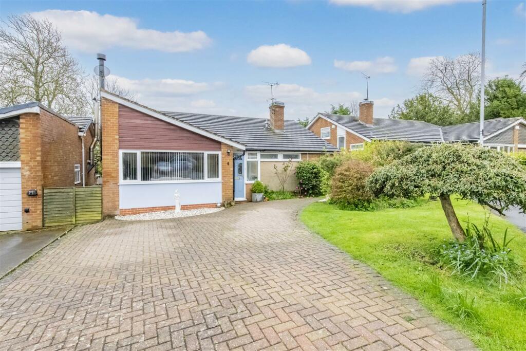 3 bedroom detached house for sale in Highcroft, Husbands Bosworth