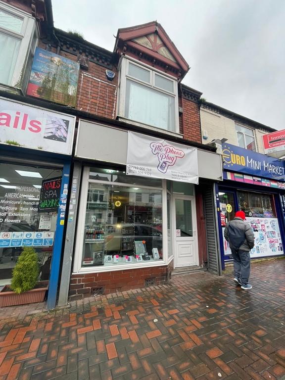 Commercial property for rent in High Street, Blackheath, Rowley Regis