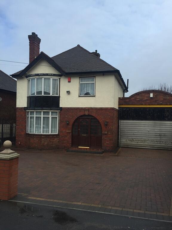 Main image of property: New Birmingham Road, Oldbury, B69 2LA