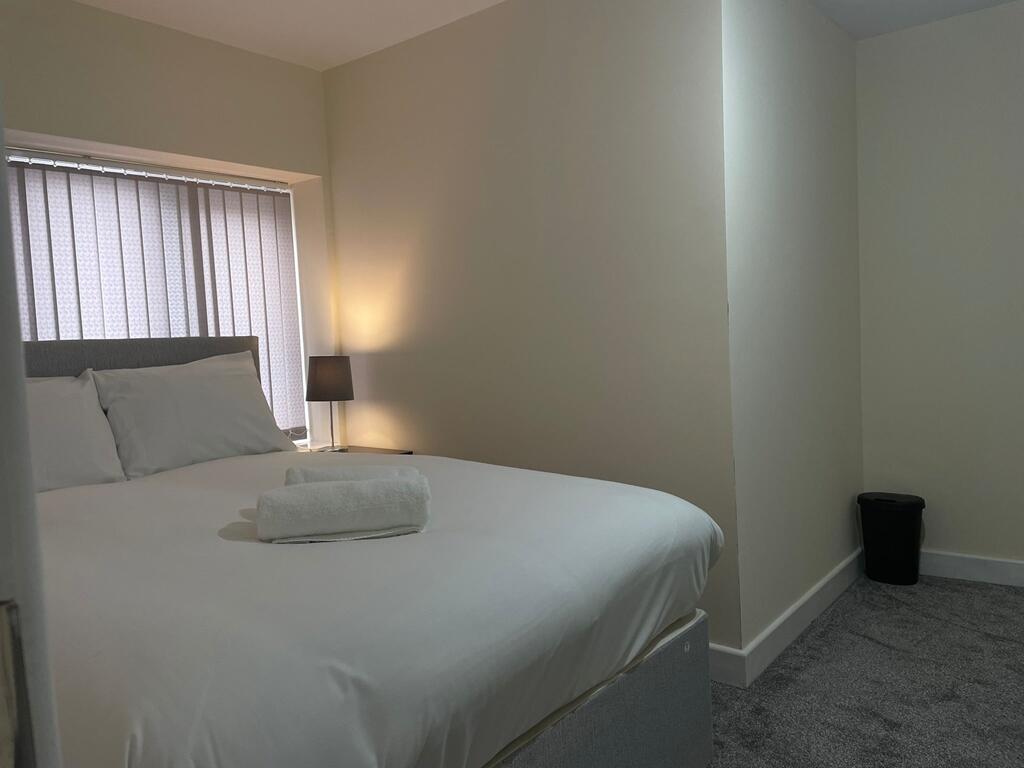 Main image of property: Roebuck Lane, West Bromwich, Birmingham, West Midlands, B70 6QP