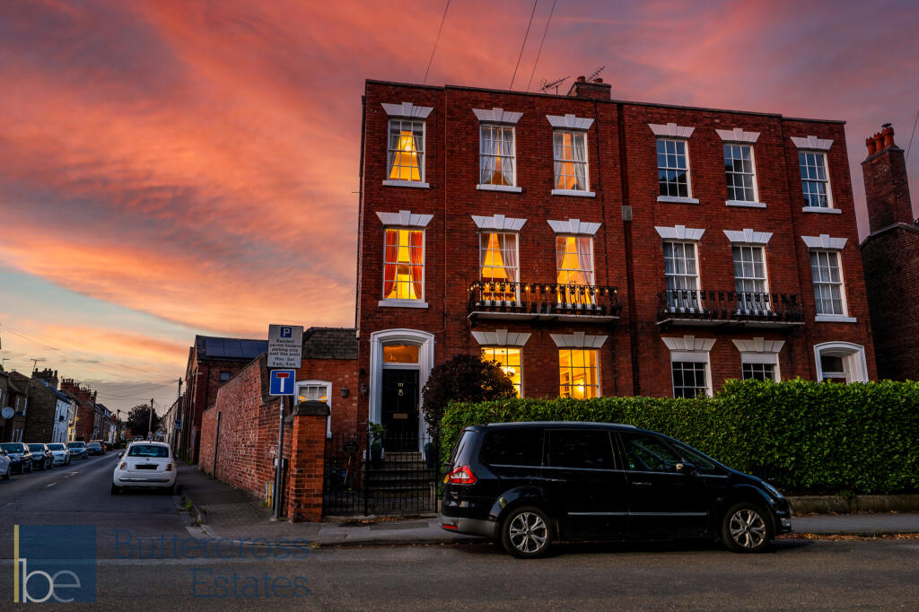 Main image of property: Balderton Gate, Newark, NG24 1RY