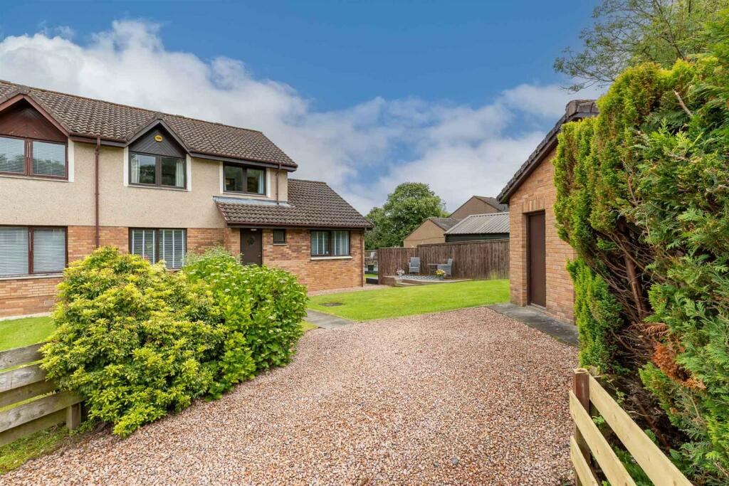 4 bedroom semidetached house for sale in Fordyce Way, Auchterarder, PH3
