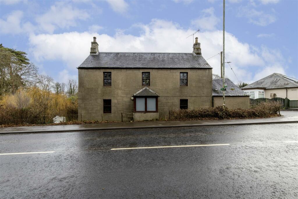 3 bedroom detached house