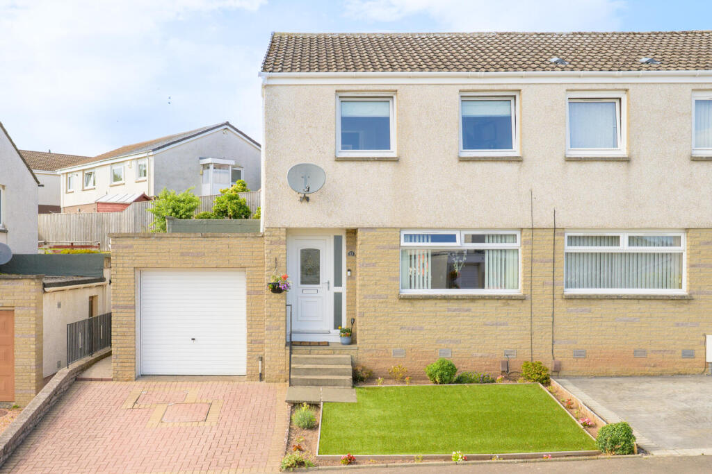 3 bedroom semi-detached house