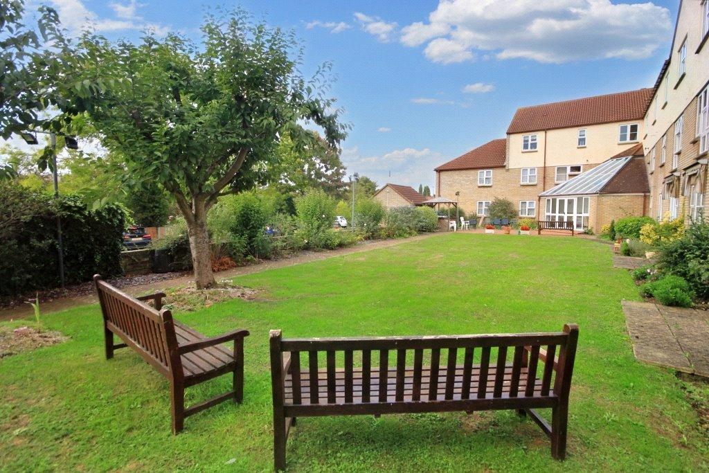 1 bedroom apartment for sale in Sycamore Court, Stilemans, Wickford, SS11