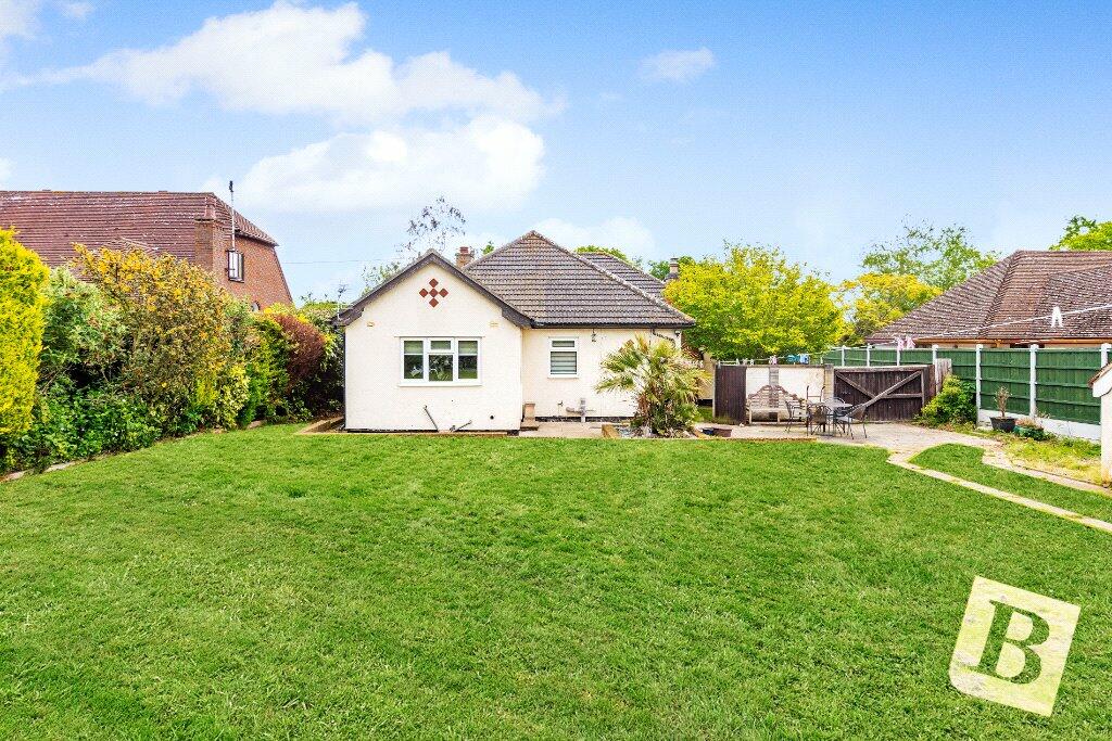 3 bedroom detached bungalow for sale in Christchurch Avenue, Wickford