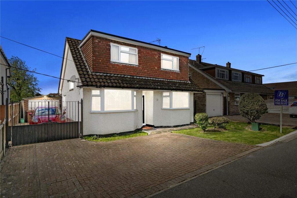 3 bedroom detached house for sale in Brock Hill, Runwell, Wickford, Essex, SS11