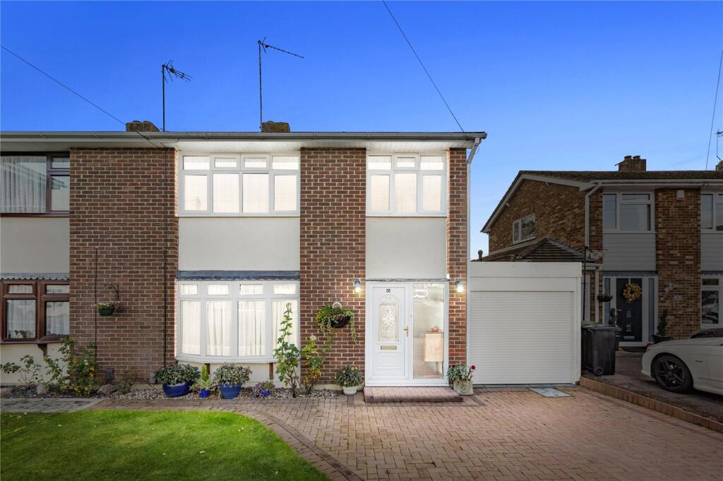 Main image of property: Toppesfield Avenue, Wickford, Essex, SS12