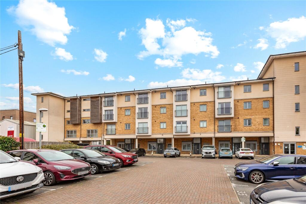 Main image of property: River View, London Road, Wickford, Essex, SS12