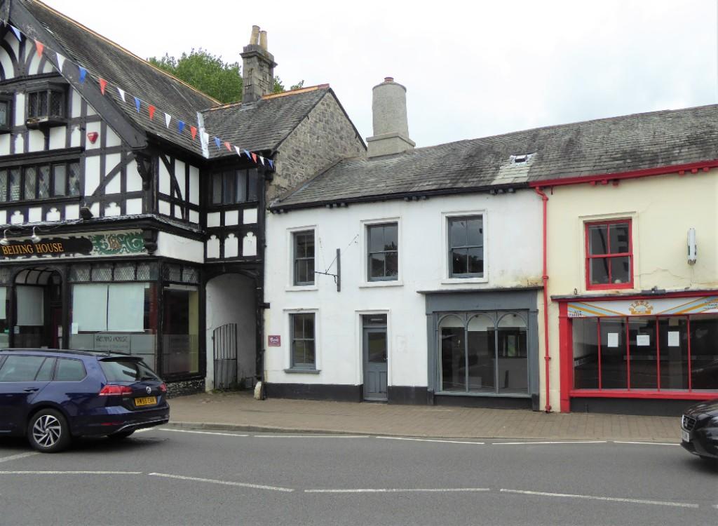 Main image of property: 185 Highgate, Kendal, Cumbria LA9 5AA