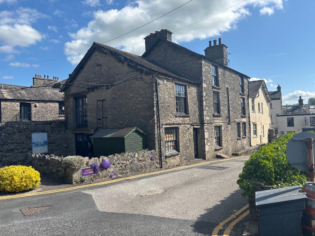 Main image of property: The Cottage, 122A Highgate, Kendal, Cumbria, LA9