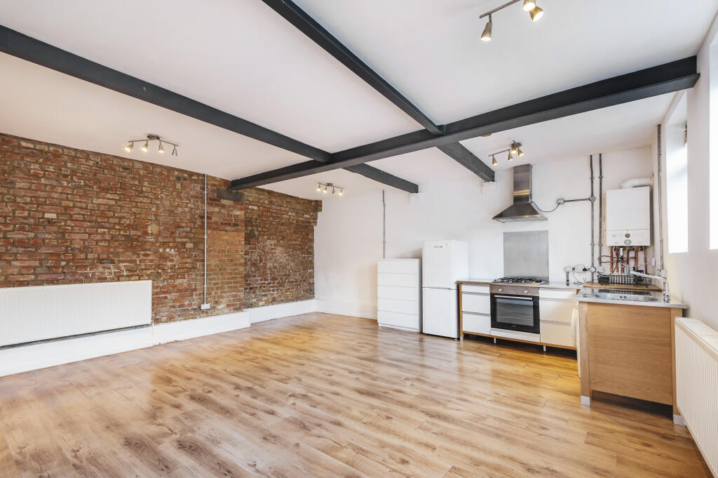 Main image of property: Cinnamon Mews, Palmers Green, N13