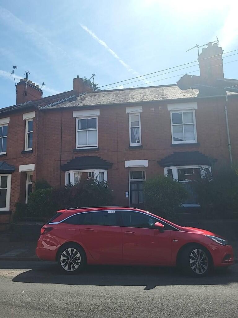 Main image of property: 52 Dulverton Road, Leicester, Leicestershire, LE3