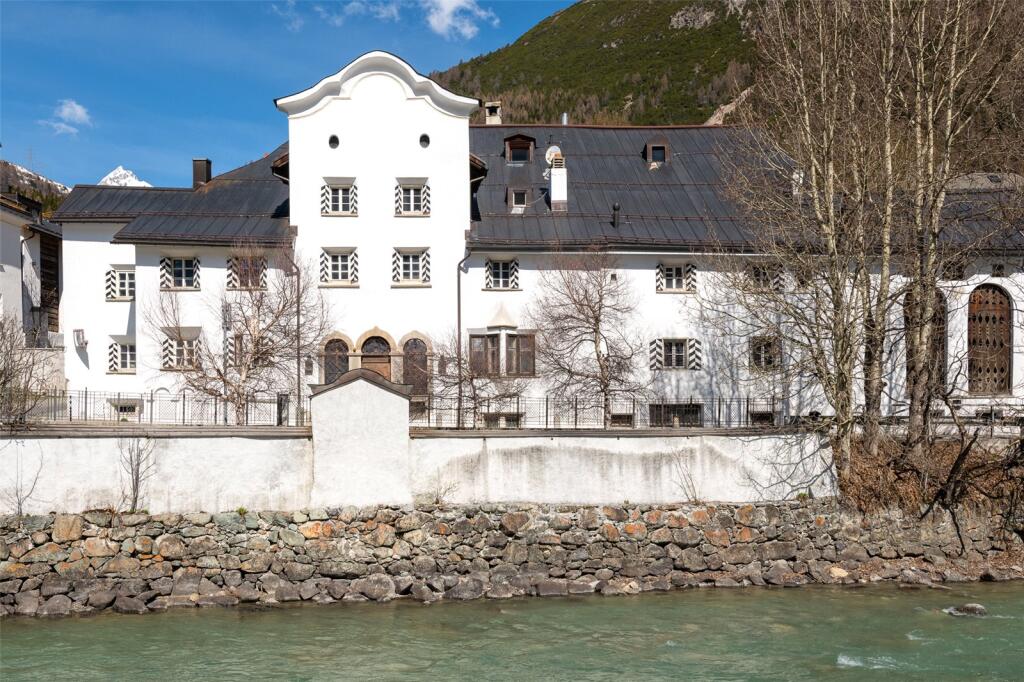 Main image of property: La Punt Chamues-Ch, 7522