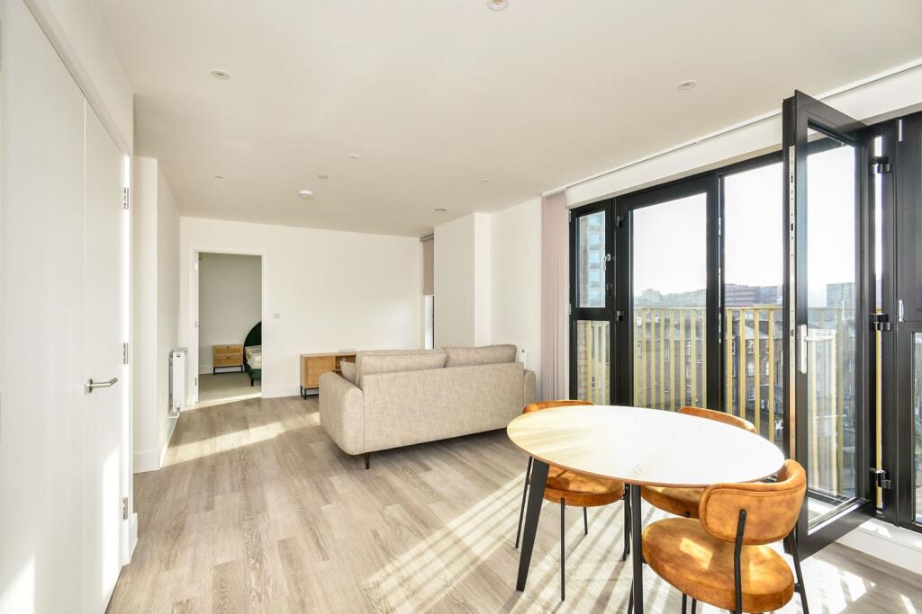 Main image of property: Medway Street Chatham ME4
