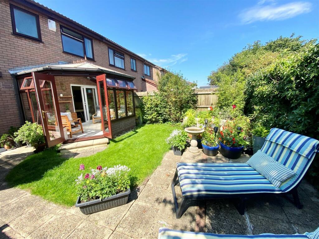 5 bedroom semidetached house for sale in Woodham Park, Barry, CF62