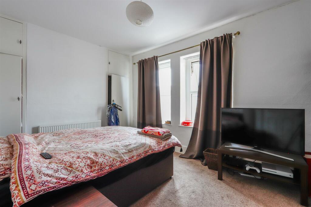 Additional property image - George Street, Barry
