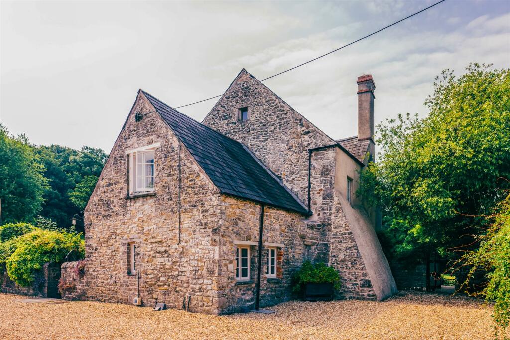 Additional property image - Garn Llwyd, Llancarfan, Vale of Glamorgan, CF62 3AT