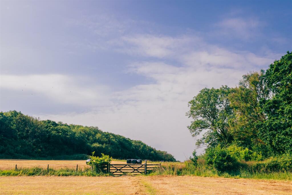 Additional property image - Garn Llwyd, Llancarfan, Vale of Glamorgan, CF62 3AT