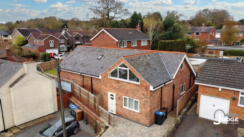 5 bedroom detached house for sale in Main Street, Markfield
