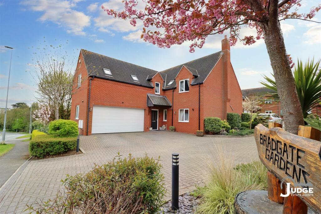 4 bedroom detached house for sale in Bradgate Road, Anstey