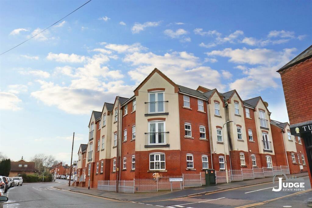 2 bedroom flat for sale in Hooks Close, Anstey, Leicester, LE7