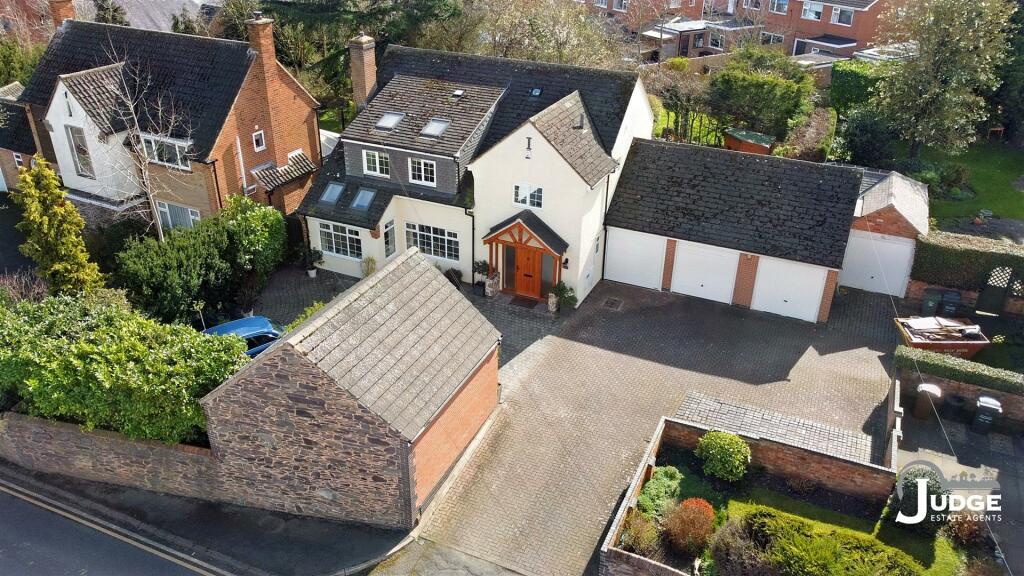 5 bedroom detached house for sale in Bradgate Road, Anstey, Leicester, LE7