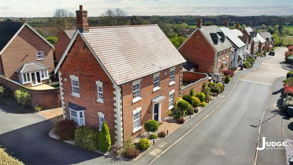 4 bedroom detached house for sale in Graves Way, Anstey, Leicester, LE7