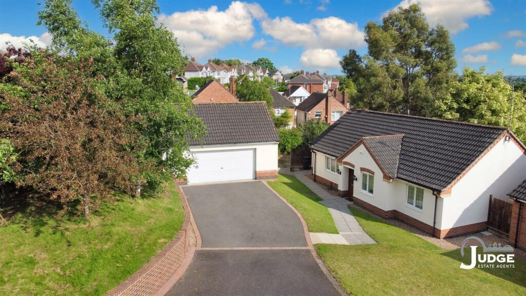3 bedroom detached bungalow for sale in Savernake Road, Off Anstey Lane