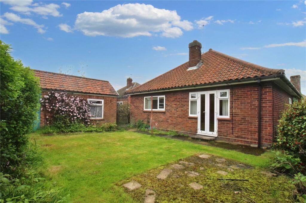 3 bedroom bungalow for sale in Hammond Way, Sprowston, Norwich, Norfolk