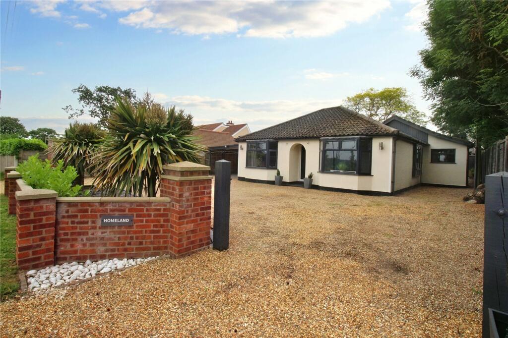 3 bedroom bungalow for sale in Church Street, Horsford, Norwich