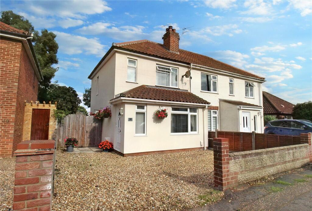 2 bedroom semidetached house for sale in Woodland Road, Hellesdon