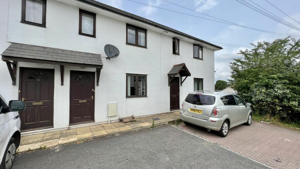 2 bedroom terraced house for sale in Rockwell Gate, Rockwell Green