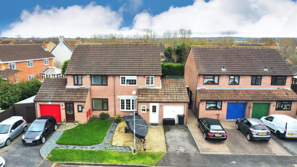 3 bedroom semidetached house for sale in Leyton Drive, Bridgwater, Somerset, TA6