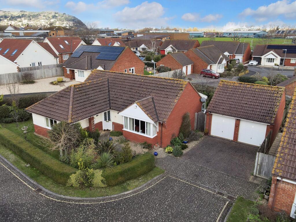 3 bedroom detached bungalow for sale in The Shires, Minehead, TA24
