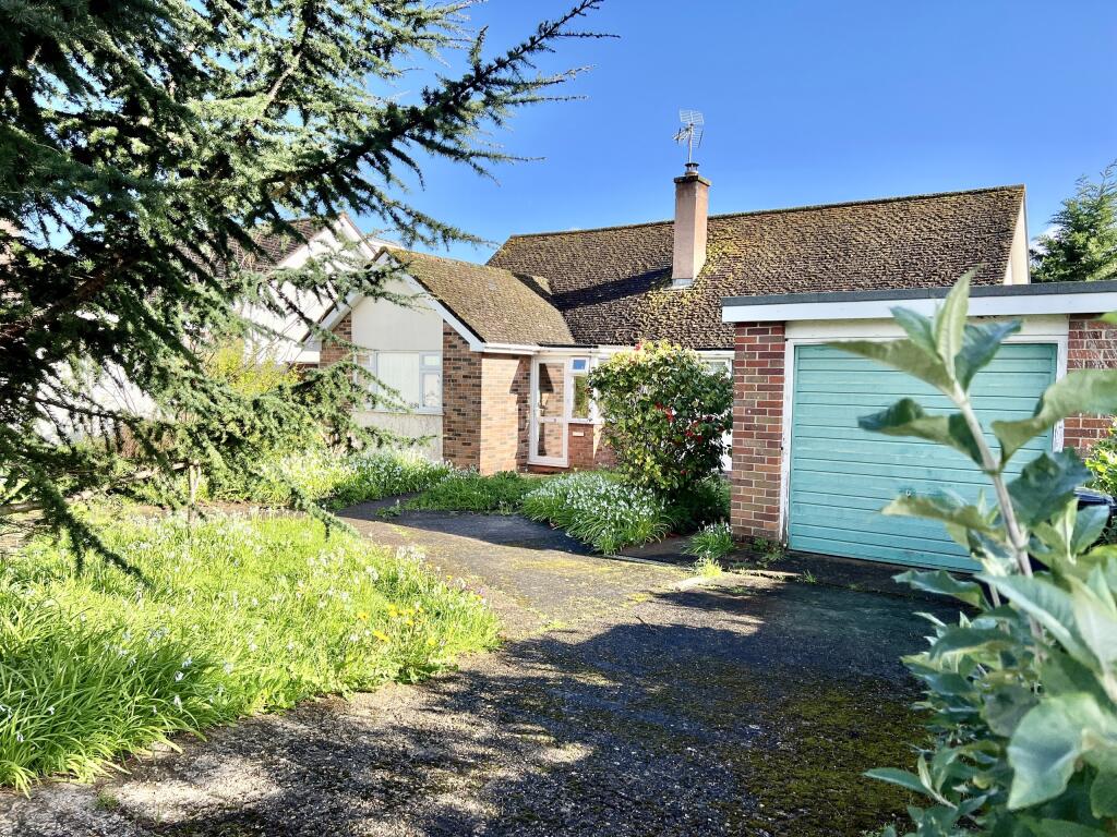 3 bedroom detached bungalow for sale in King Road, Minehead