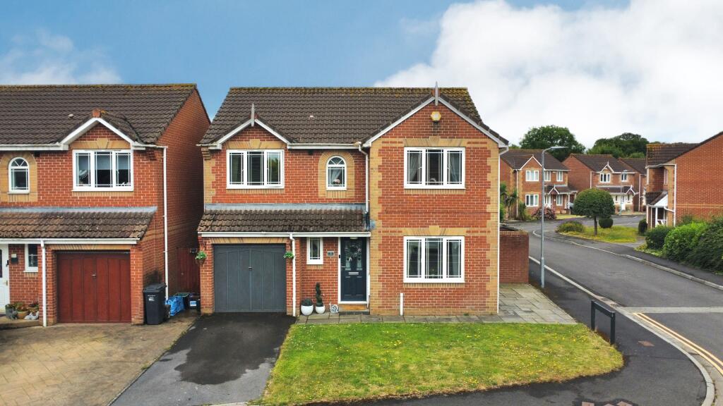 4 bedroom detached house for sale in Quantock Meadow, Wembdon, TA6