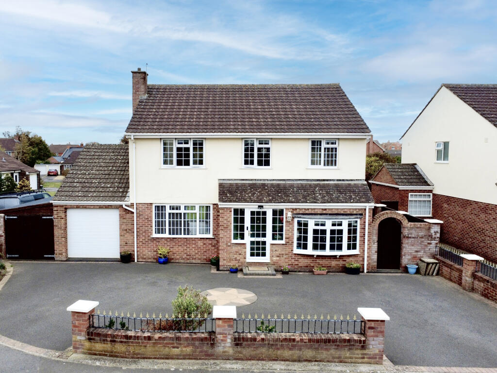 Main image of property: Pizey Avenue, Burnham-on-Sea, Somerset