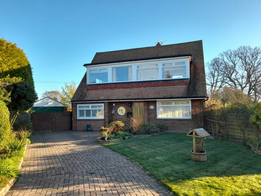 3 bedroom detached house for sale in Downview Road, Barnham, PO22