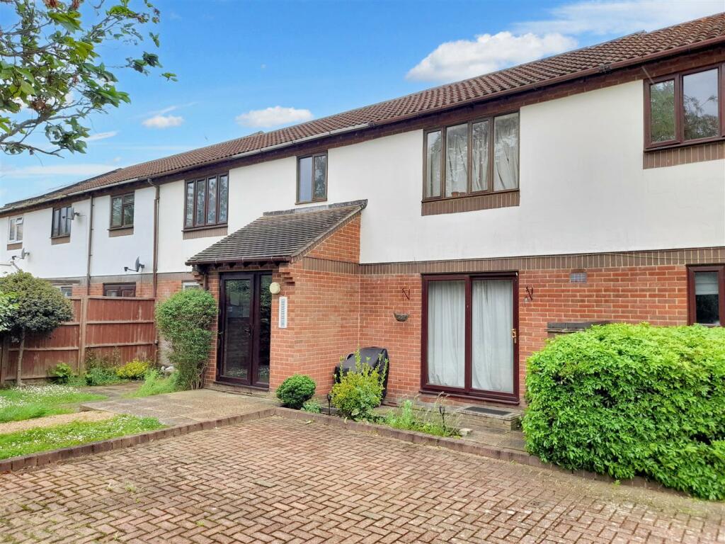 1 bedroom flat for sale in Warren Way, Barnham, PO22