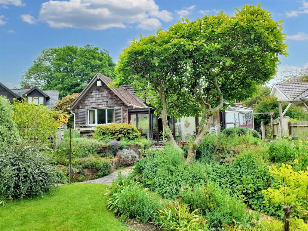 2 bedroom detached house for sale in Church Lane, Eastergate, PO20