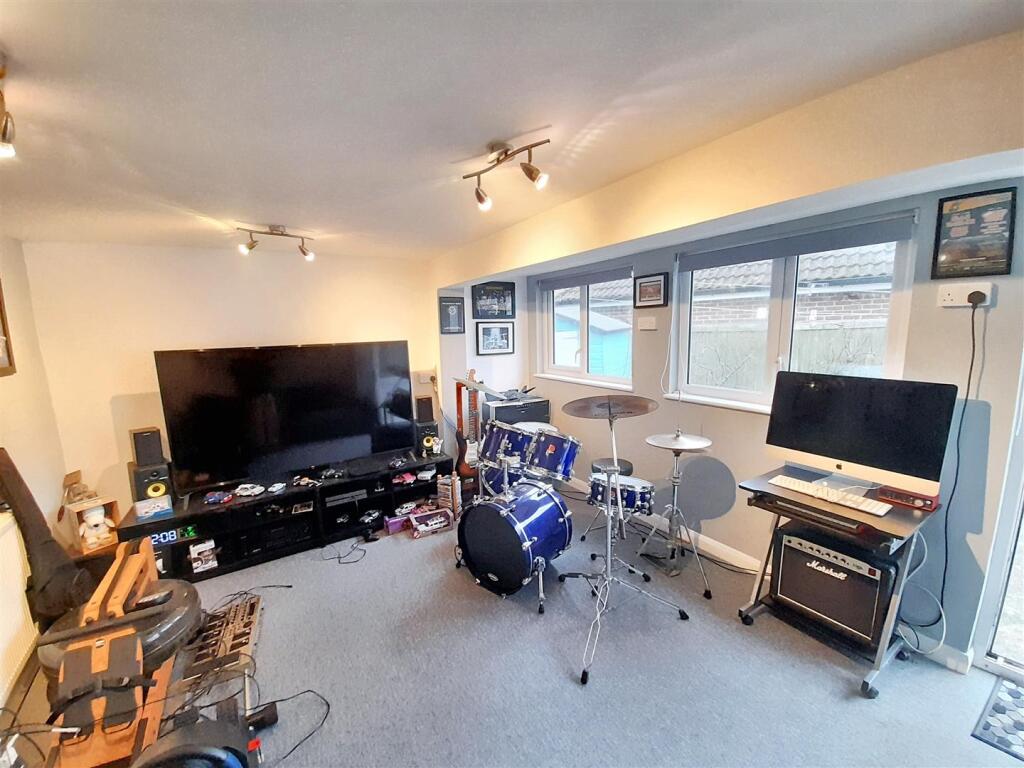 Additional property image - London Road, Fontwell