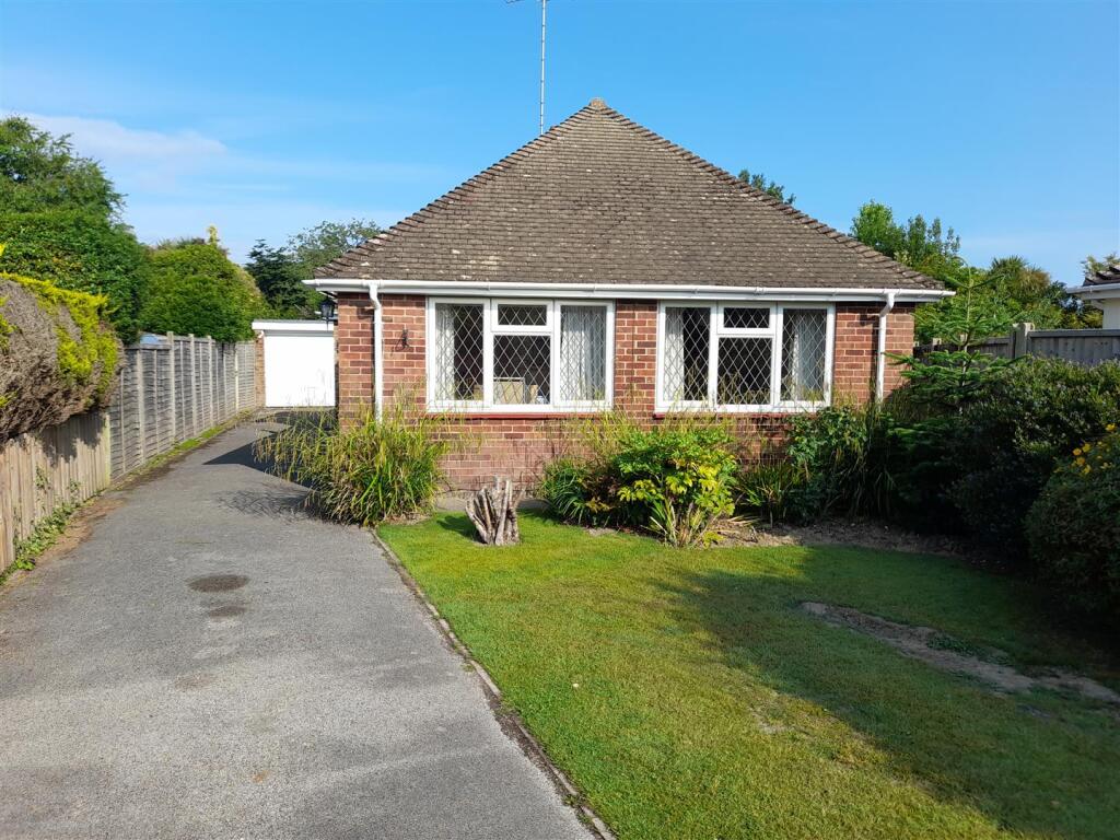Main image of property: Oriel Close, Barnham