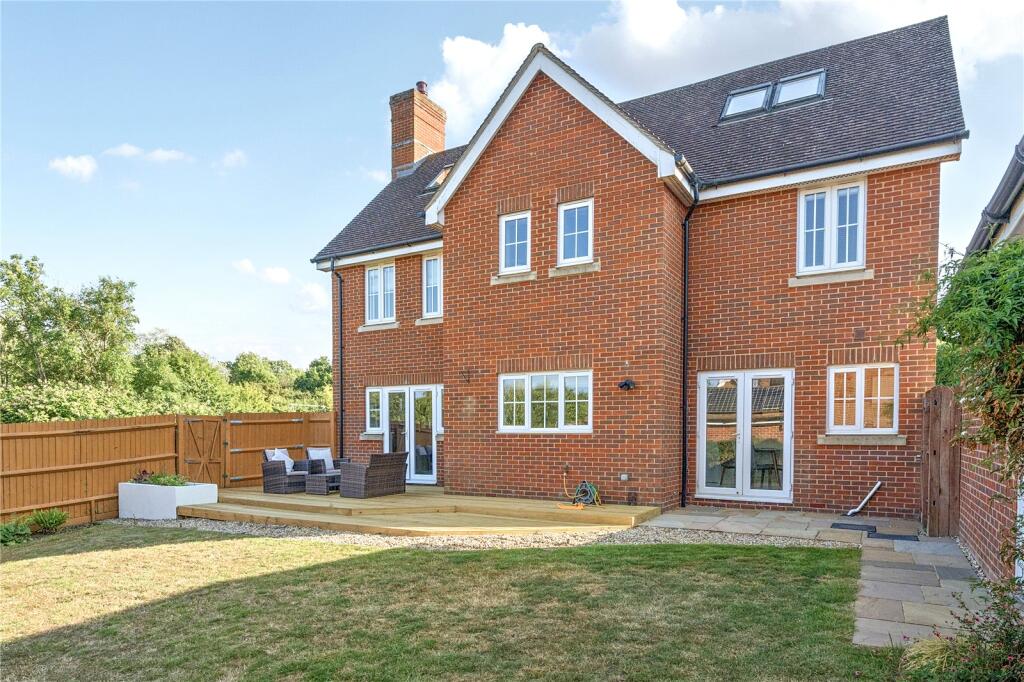 Main image of property: Ducketts Mead, Shinfield, Reading, RG2