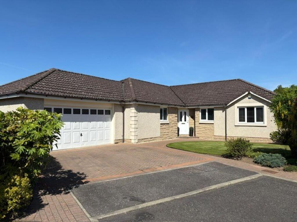 Main image of property: Braemar Gardens, Glenrothes, KY6