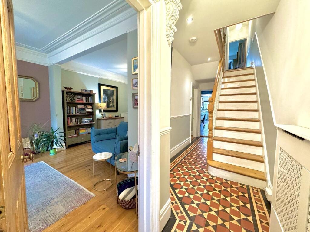 4 bedroom terraced house for sale in Goddard Avenue, Old Town, Swindon, SN1