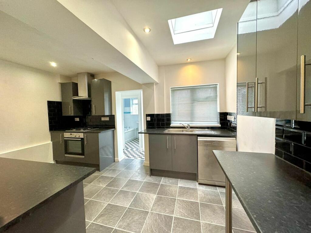 3 bedroom terraced house for sale in Town Centre / Rodbourne Area, SN1