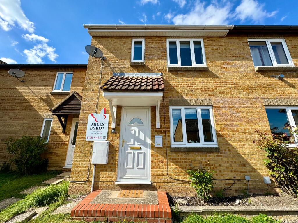 2 bedroom terraced house for sale in Orchard Mead, Woodshaw, Royal