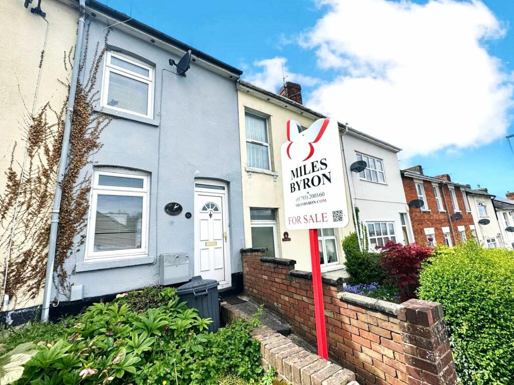 2 bedroom terraced house for sale in Old Town, Swindon, SN1